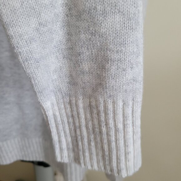 Alice Walk V-Neck Cashmere Sweater in Heathered Gray - Picture 2 of 9